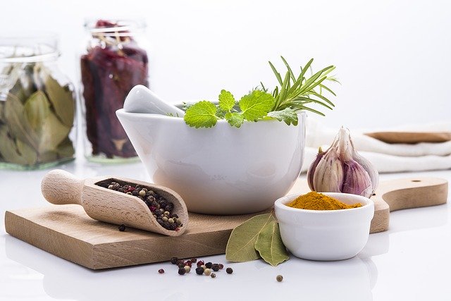 Heilpraktiker, Hessen, Main, Frankfurt, Eschersheim, Am Weißen Stein, Pflanzenheilkunde, Kräuter, Ernährung, Abnehmen, Detox, Ausleitung, Entgiftung, Gewichtsreduktion, Magen und Darm, Darmsanierung, Darmaufbau, Kristallbett